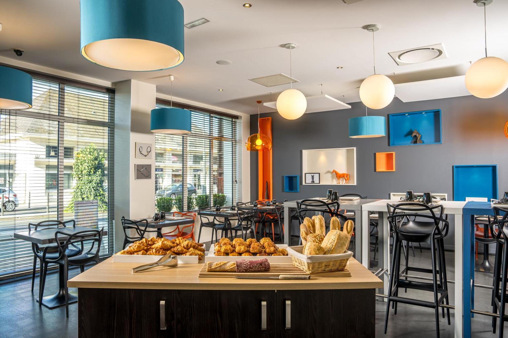 Ibis Styles Saumur Gare Centre Exterior photo